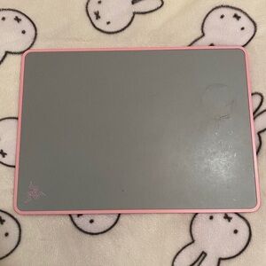 razer invicta pink quartz mouse pad